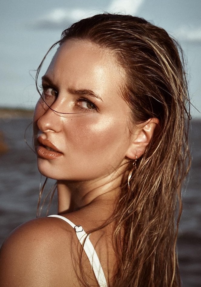 Wiktoria Li — 42 Model Management
